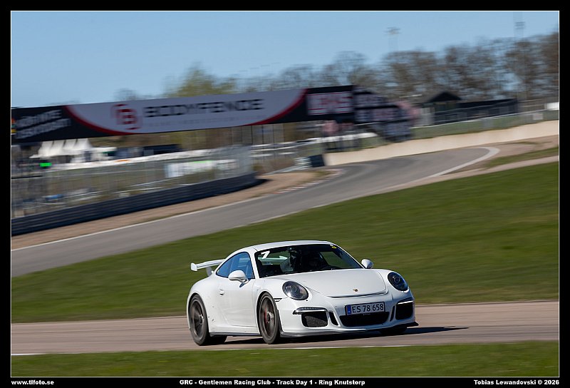 098A3709