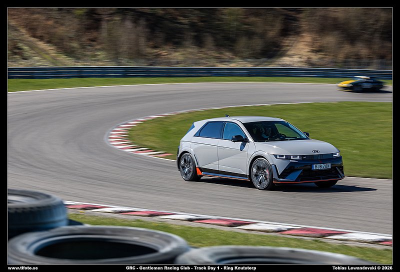 098A2410